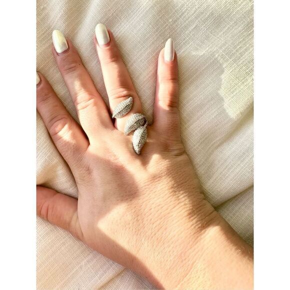 Cubic zirconia leaf ring - adjustable - Picture 4 of 4